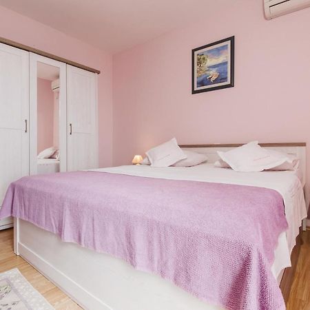 Apartment Kuzmanić Lokva Rogoznica Bagian luar foto