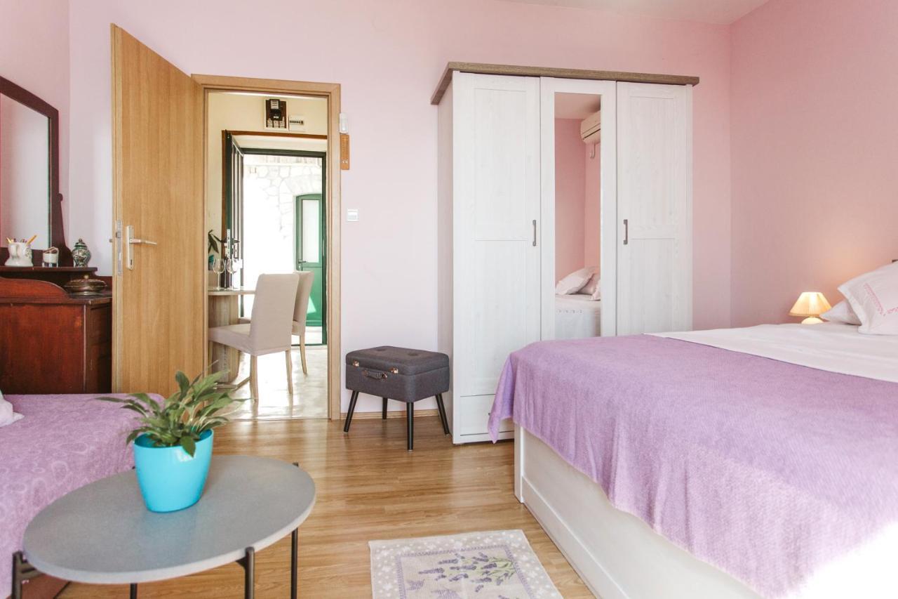 Apartment Kuzmanić Lokva Rogoznica Bagian luar foto
