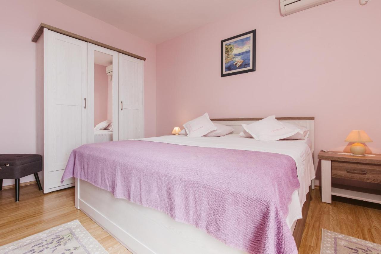 Apartment Kuzmanić Lokva Rogoznica Bagian luar foto